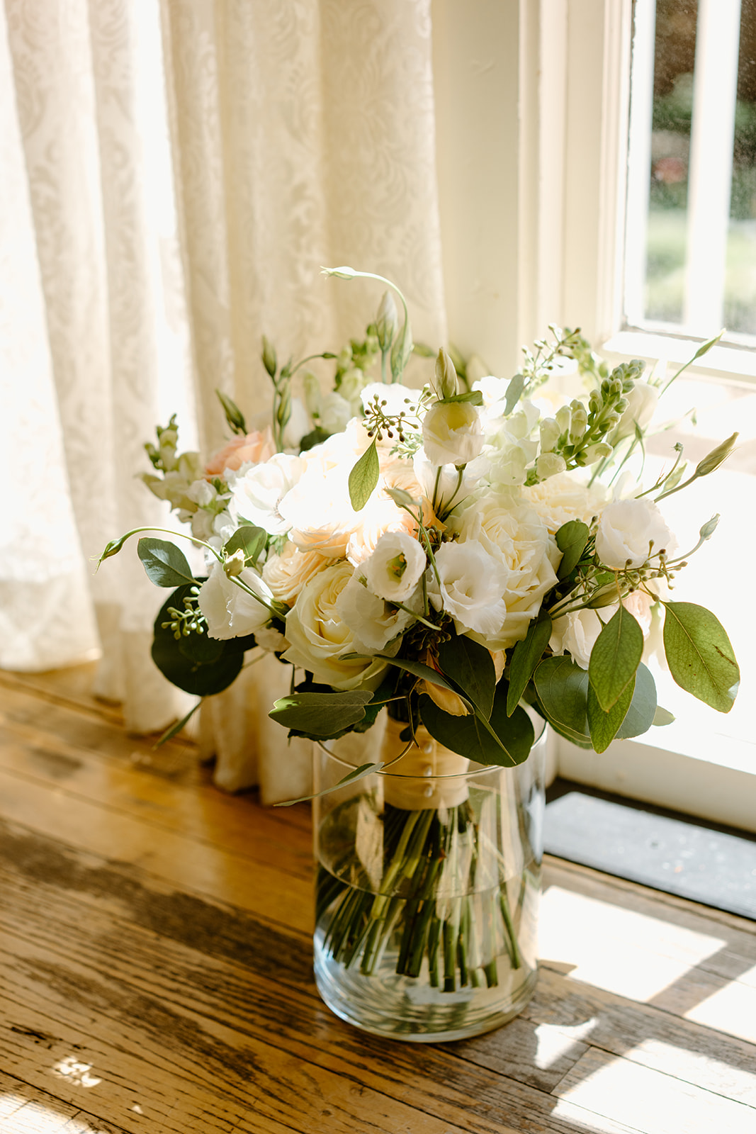 Florals in bouquet at 1880 Union Hotel in Los Alamos, Ca photography by Cobblestone