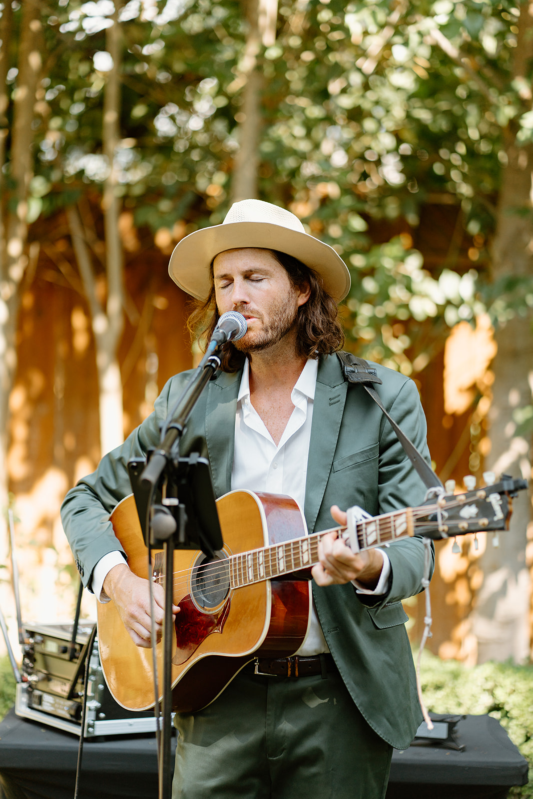 guitar player at wedding at 1880 Union Hotel in Los Alamos, Ca photography by Cobblestone