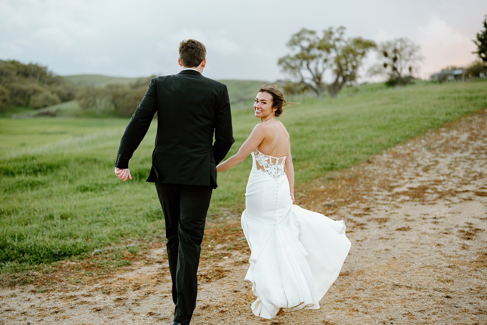 bride and groom photos after wedding in San Luis Obispo CA, photography by Cobblestone
