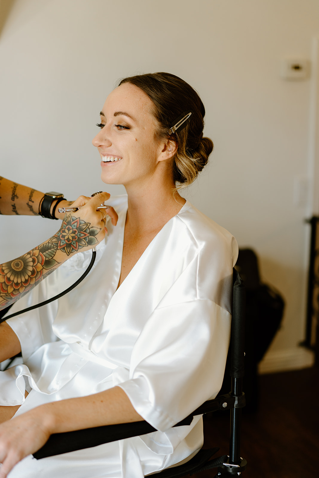 bride getting ready for wedding in San Luis Obispo CA, photography by Cobblestone