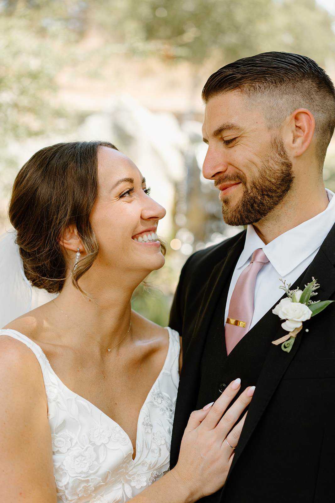 first look glances at wedding in San Luis Obispo CA, photography by Cobblestone